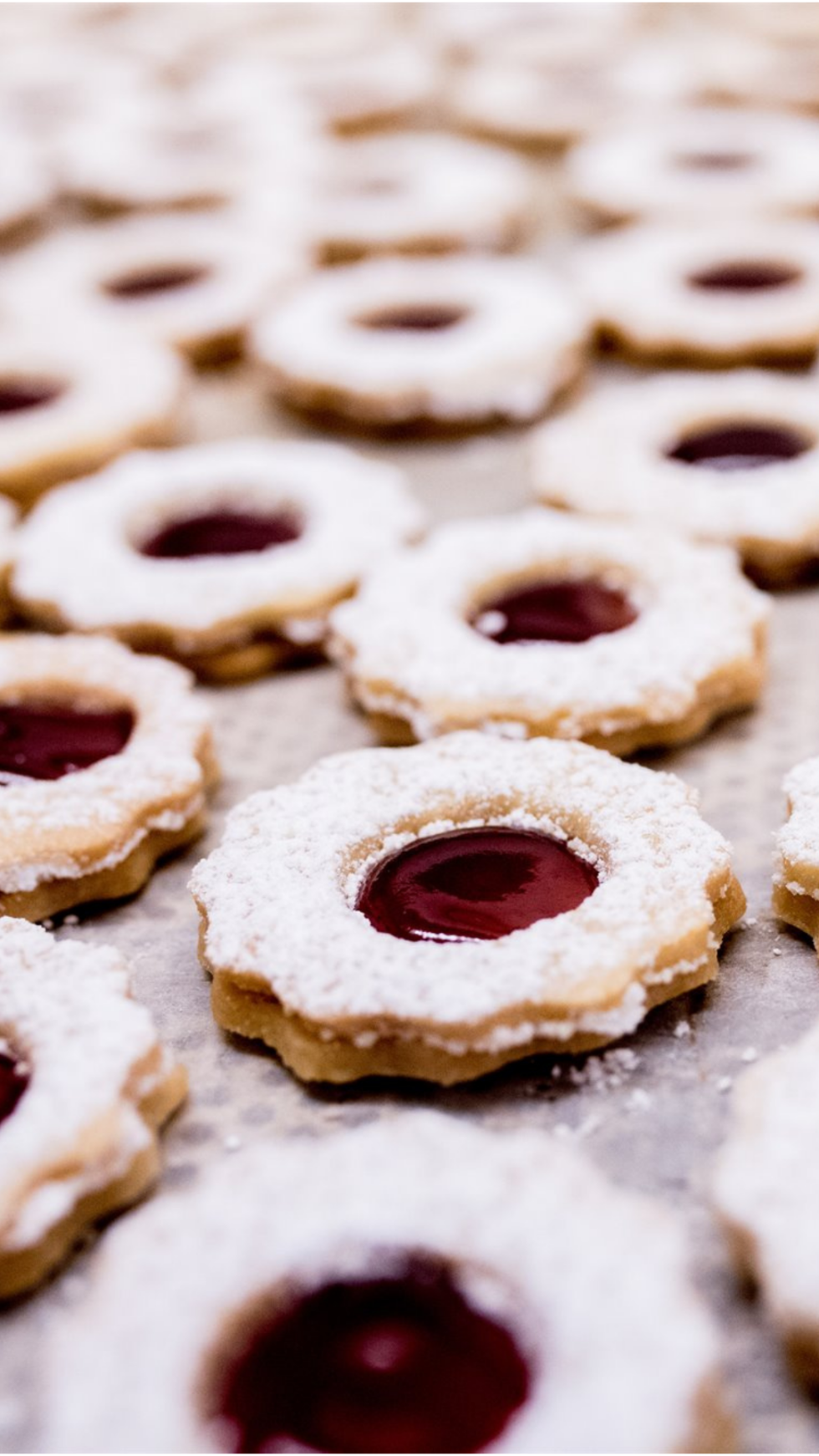 Selbstgebackenes Weihnachtsgebäck Plätzchen selbstgemacht